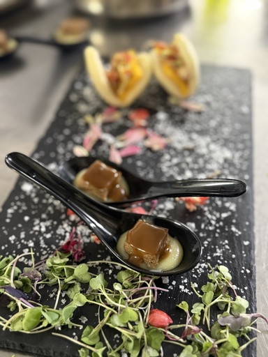 [Cat] Terrina de paletilla de cordero lechal con parmentier y tierra de avellana garrapiñada XS